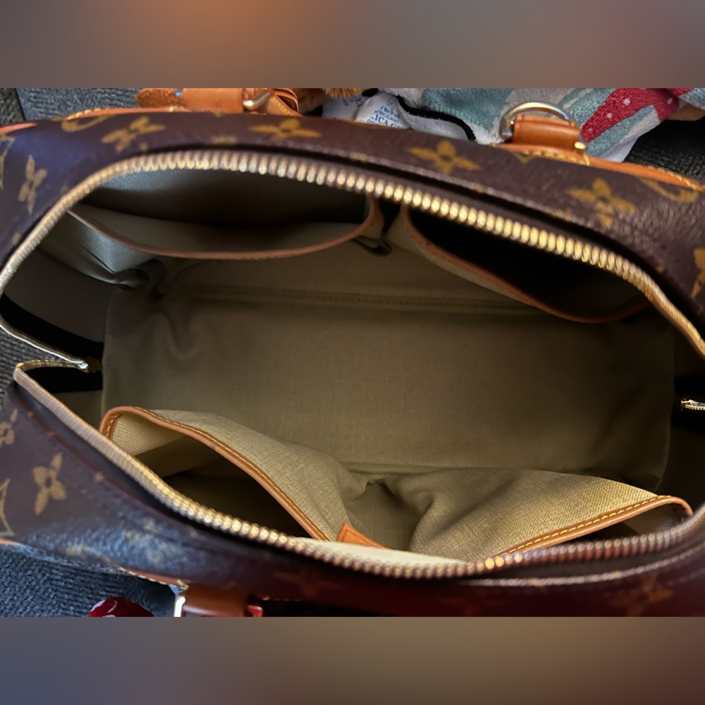 SOLD $800 LV Deauville - beautiful vintage condition. - Picture 14 of 16